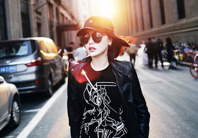 帽子是顯臉小的利器，秋冬就是要以帽取人